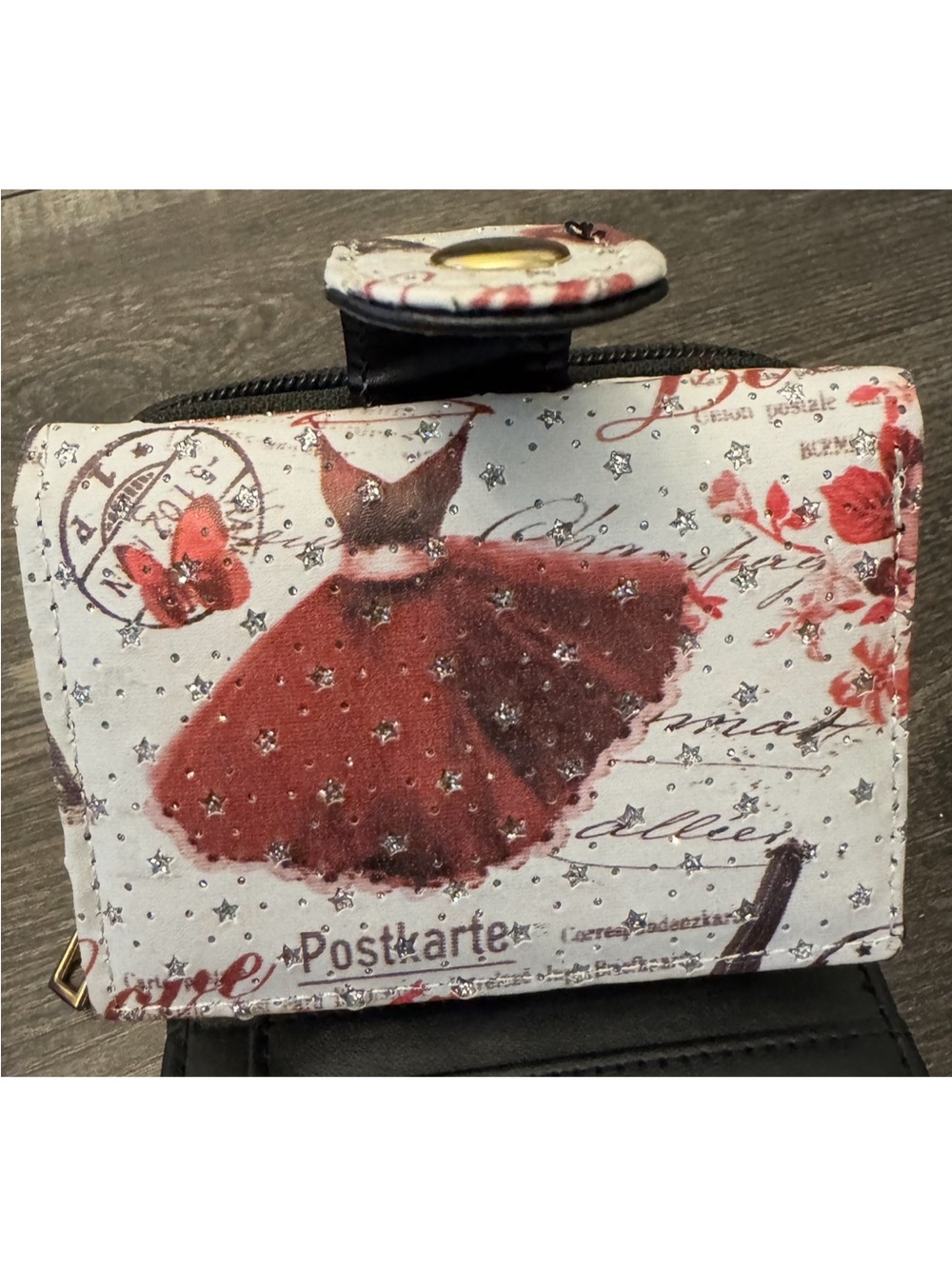 Boutique Paris Fashion Print Rhinestone Star Compact Wallet NWOT - Picture 2 of 10